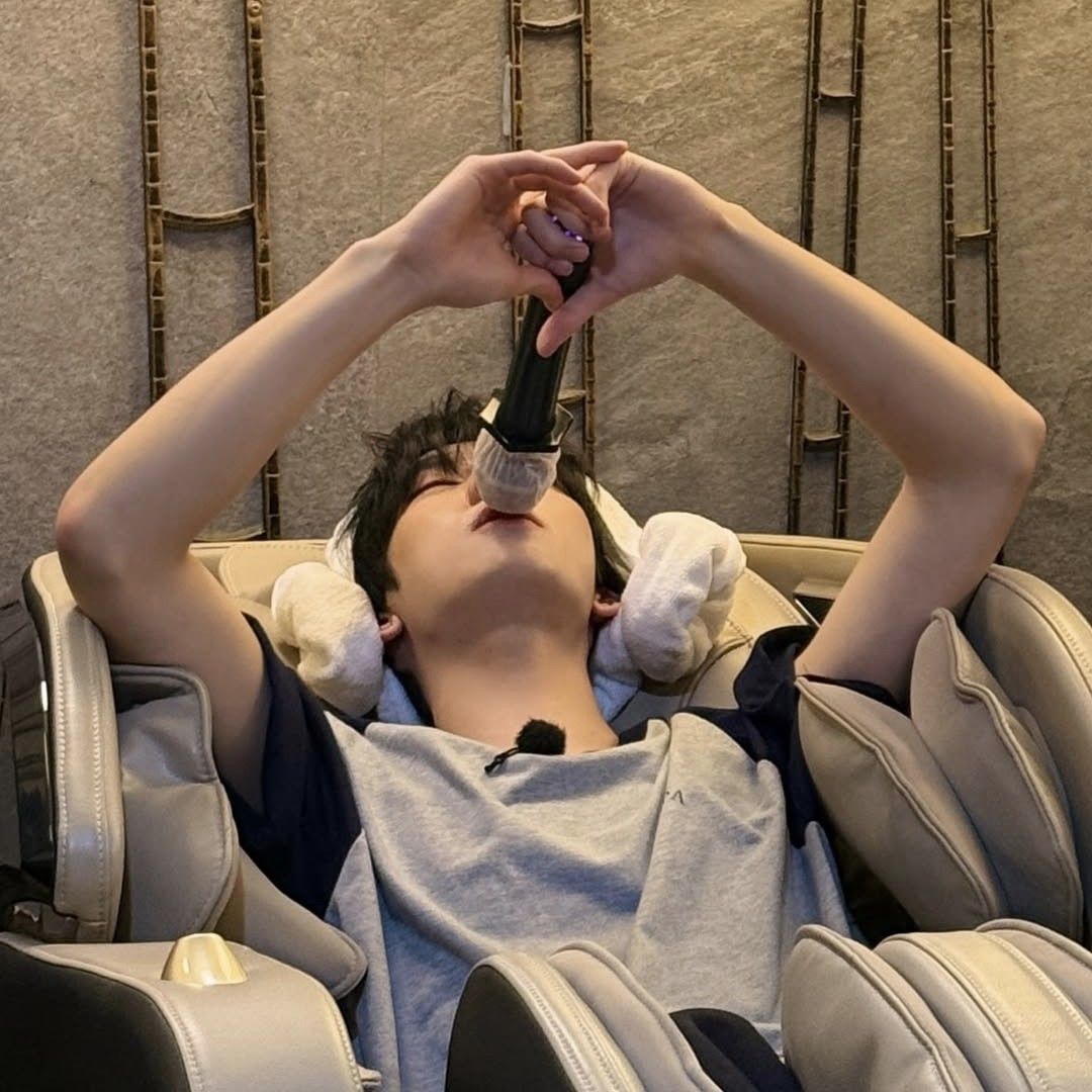 A moment captured by Han Yujin (ZEROBASEONE)'s fan