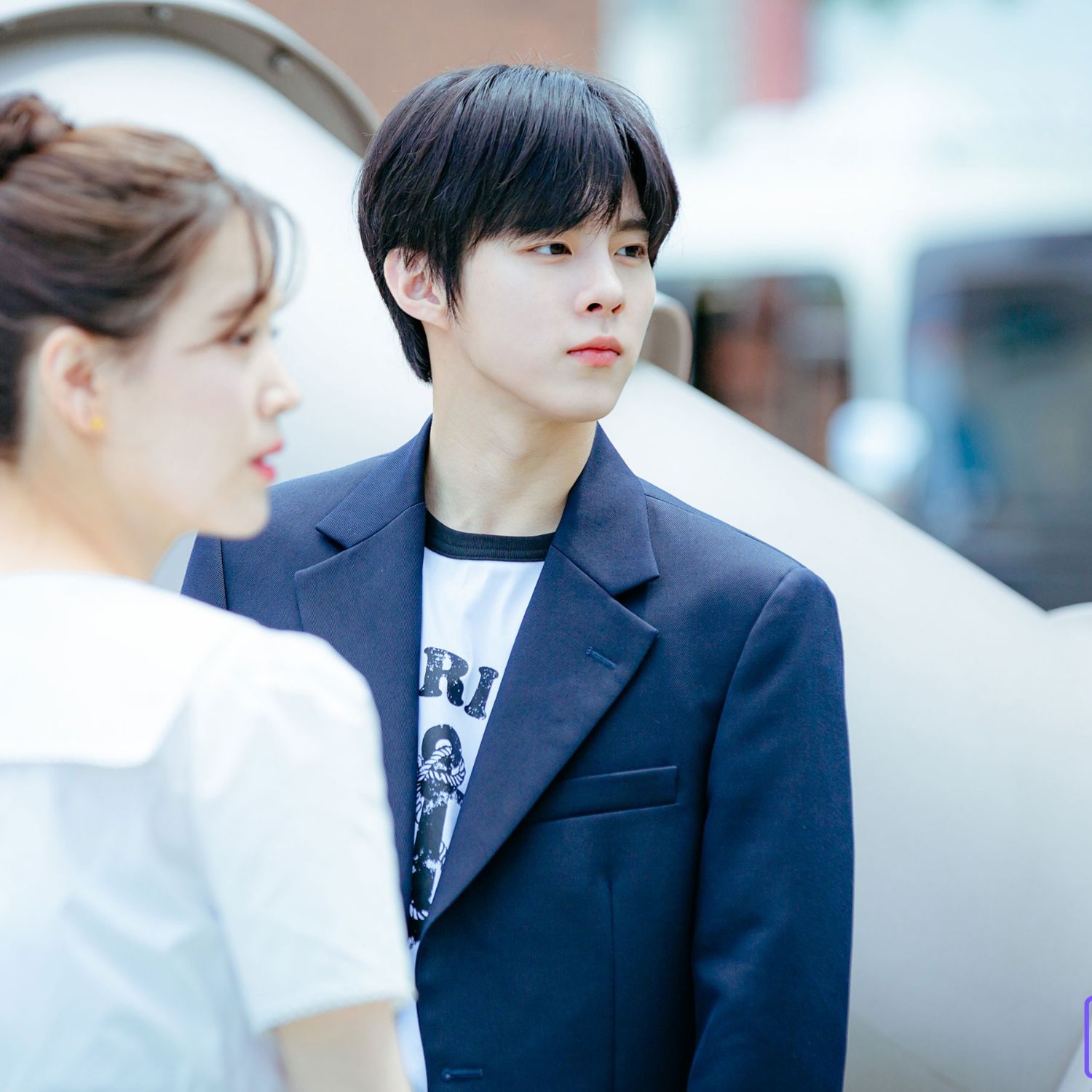 キム・ウソクの舞台裏ショット