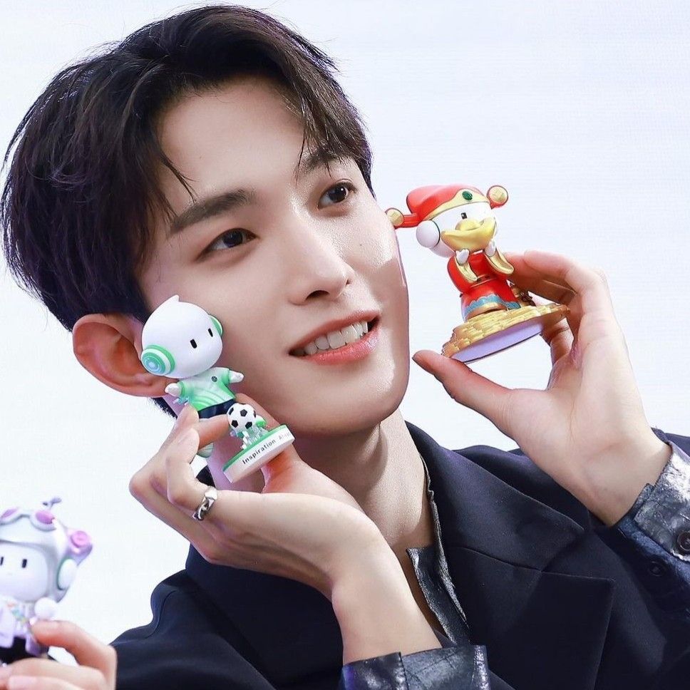 Recent activity shot of DK (SEVENTEEN)