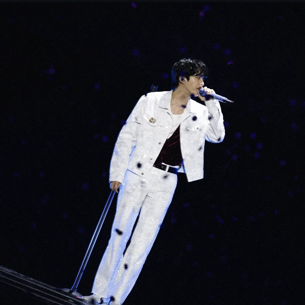 ジン (BTS)の最近の活動写真