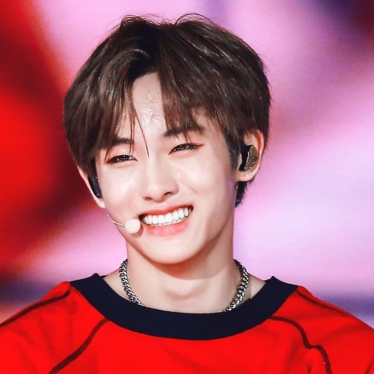 Latest photo of YANGYANG (WayV)
