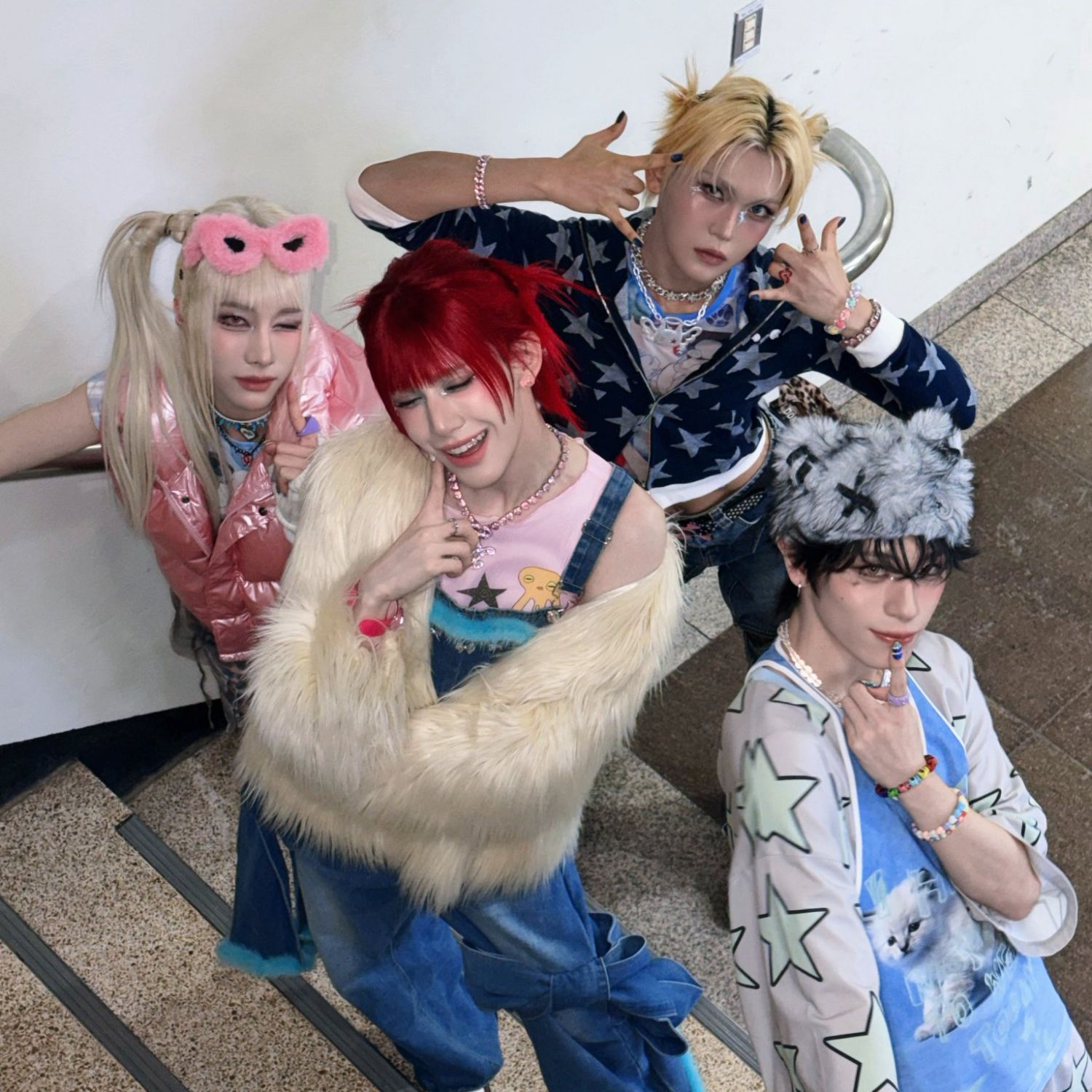 A moment captured by XLOV's fan