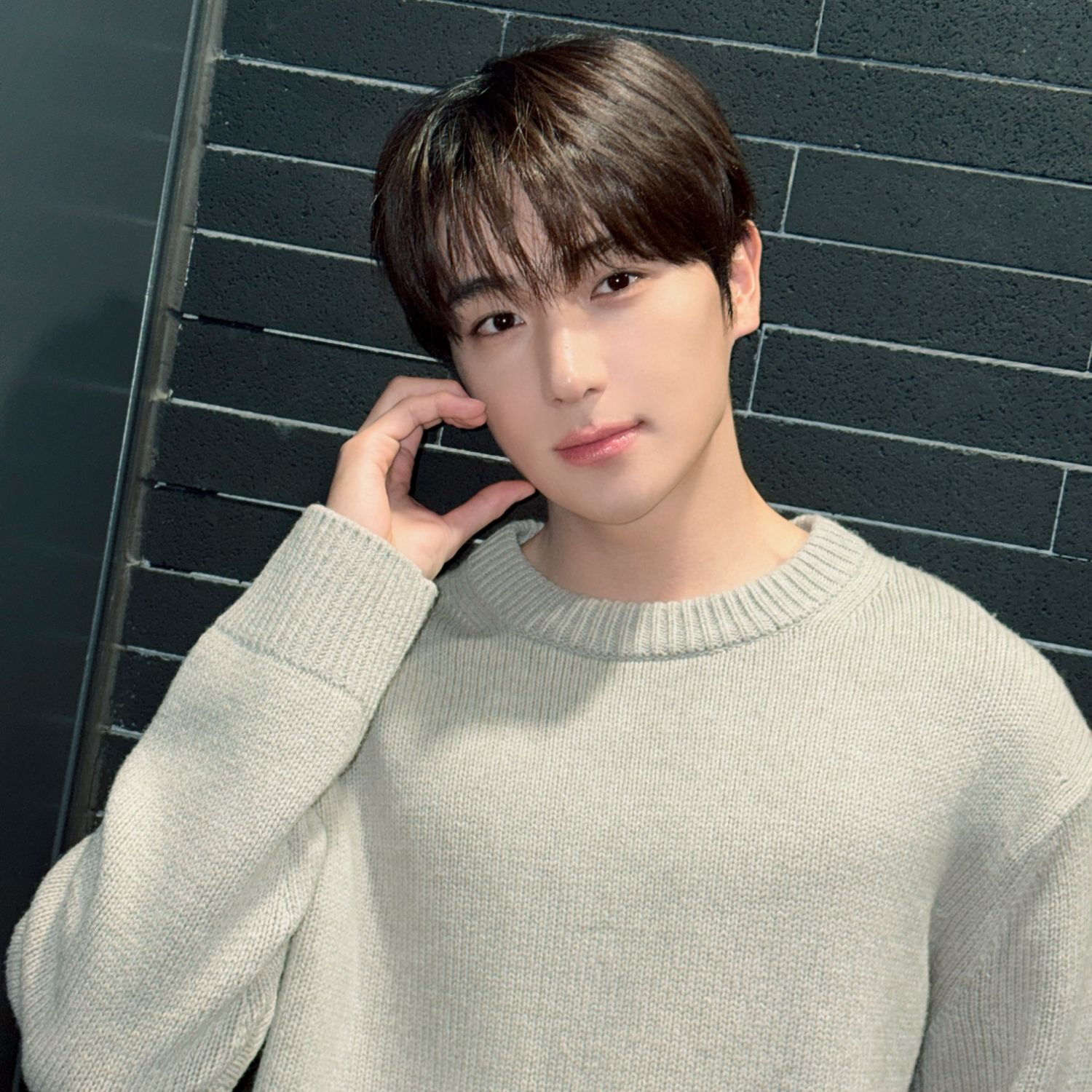 A moment captured by Hyunjae (THE BOYZ)'s fan