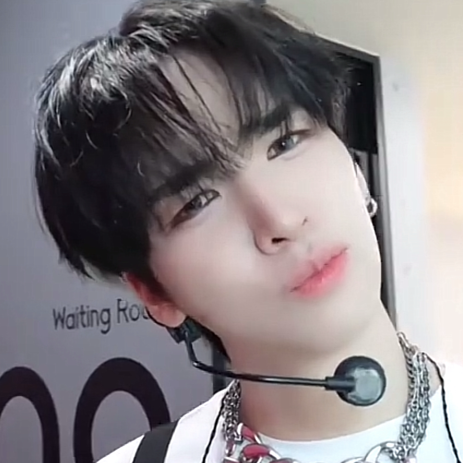 한준 (n.SSign)의 최신 사진