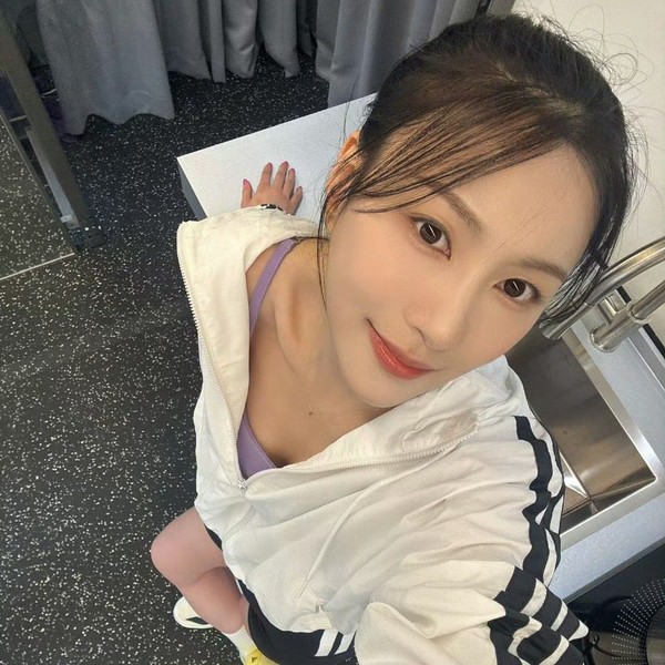 Signature photo of Oh Hayoung (Apink) capturing their charm