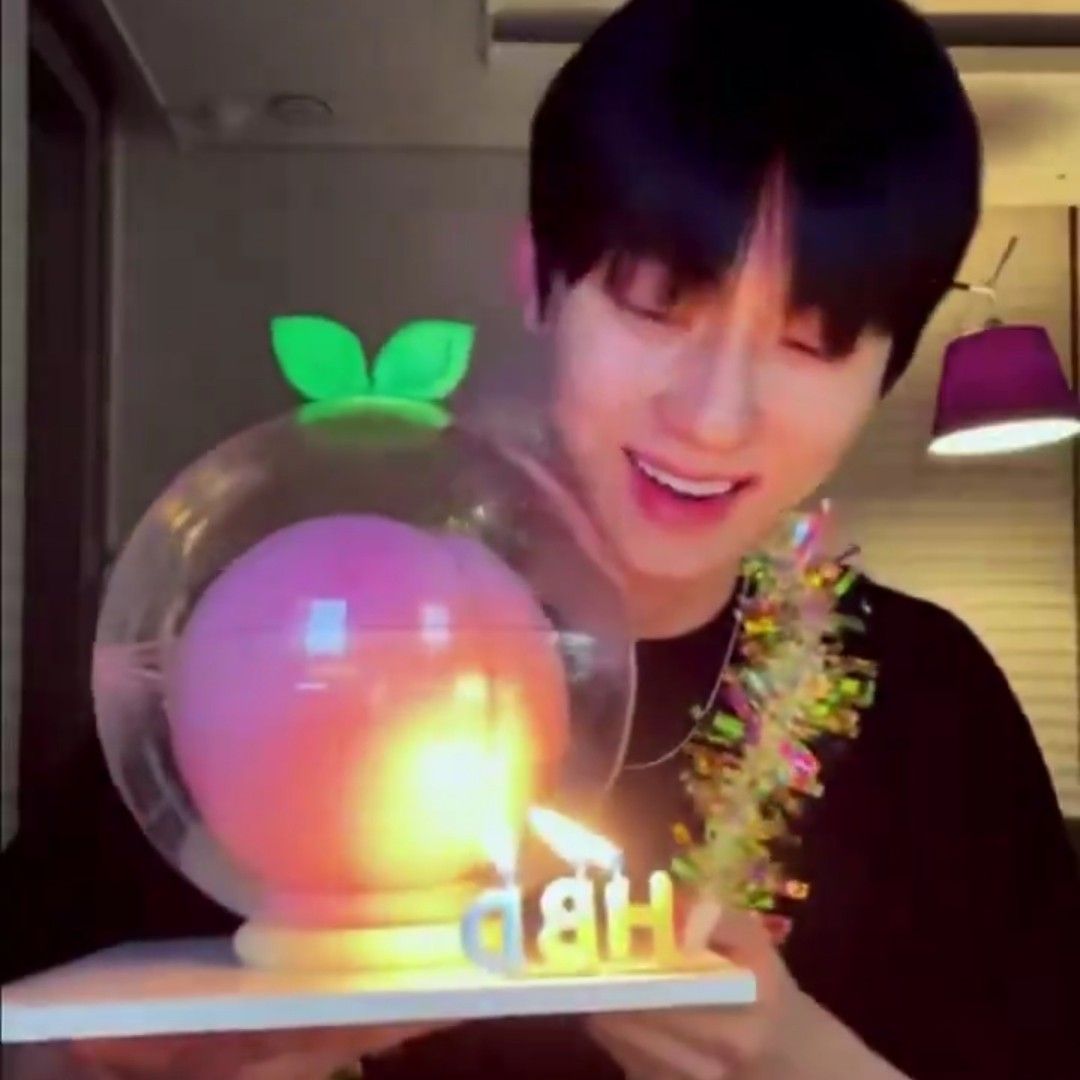 Recent activity shot of Hwang Minhyun