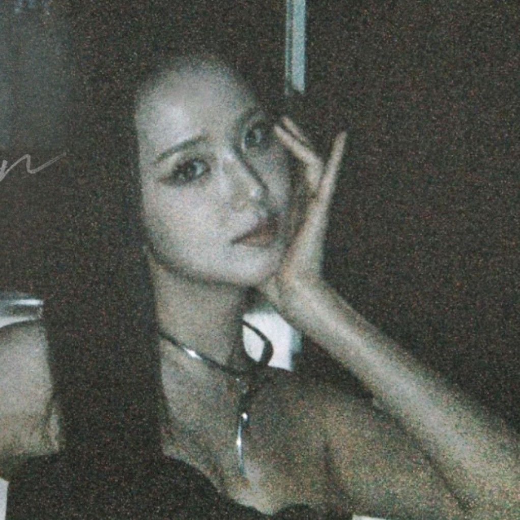 Behind-the-scenes cut of Jisoo (BLACKPINK)