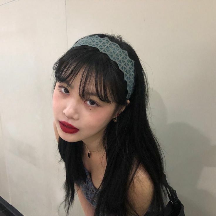 Behind-the-scenes cut of Soojin