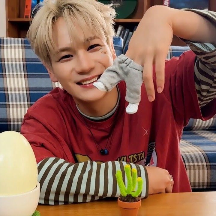 Recent activity shot of Mamehara Issei (JO1)