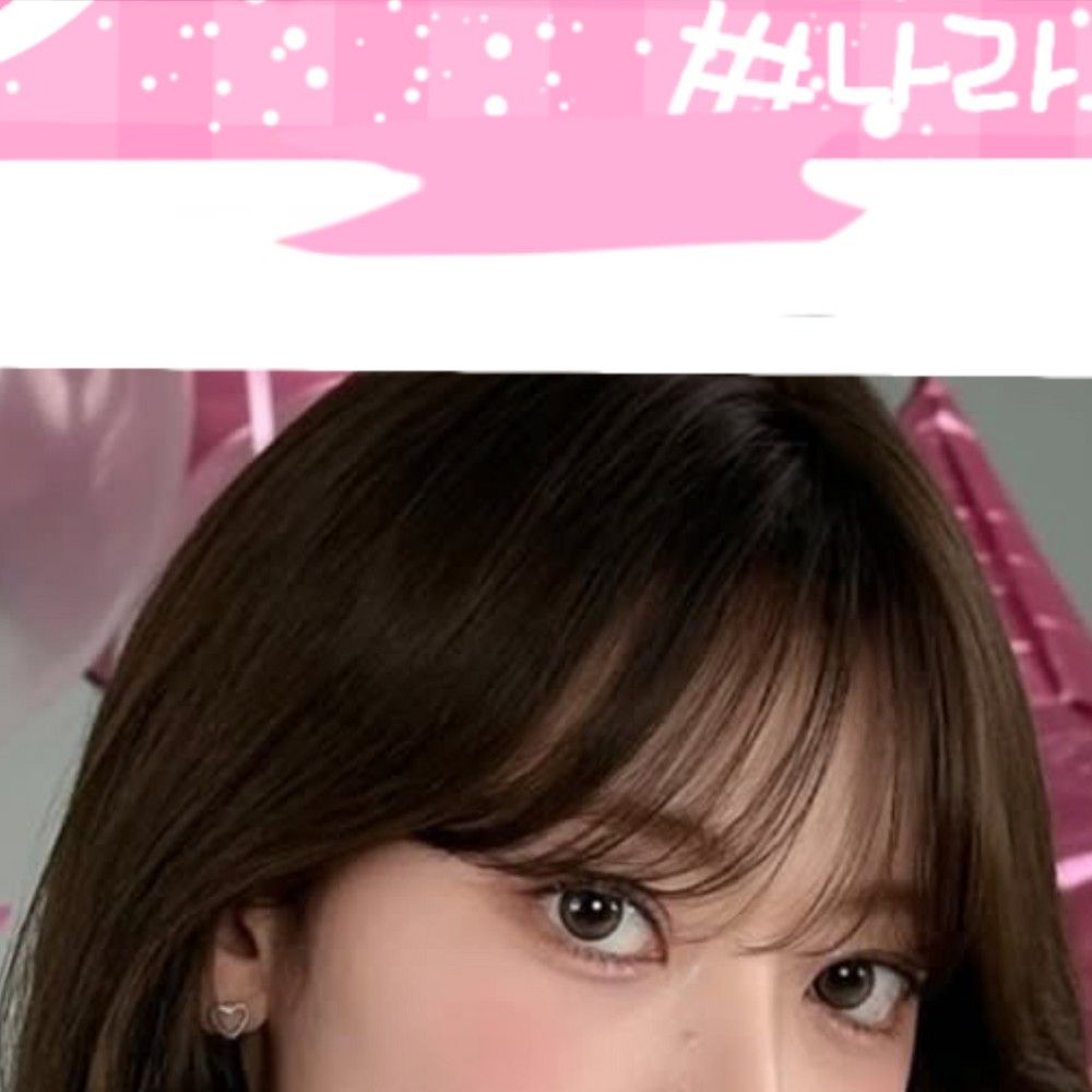Behind-the-scenes cut of Sakura (LE SSERAFIM)