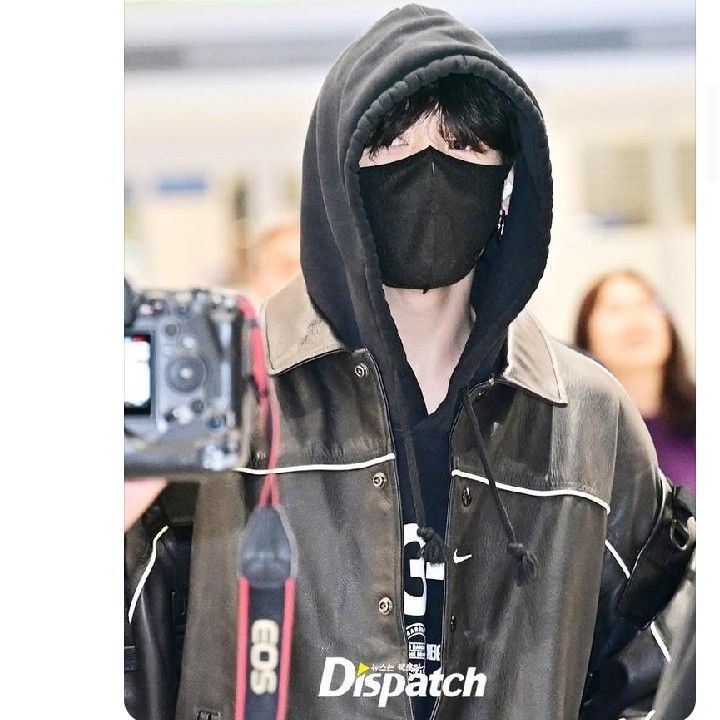 Foto aktivitas terbaru Jungkook (BTS)