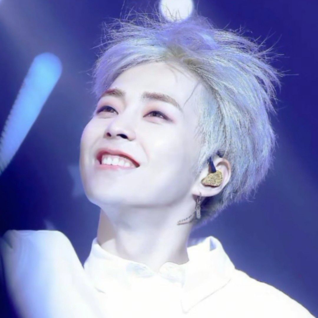 A moment captured by Xiumin (EXO)'s fan