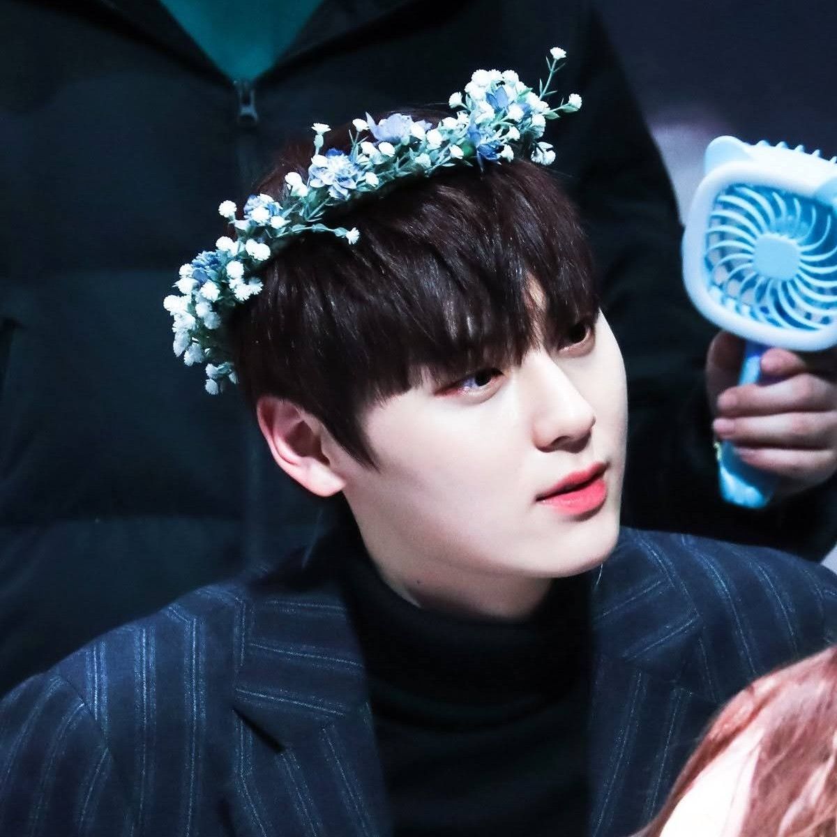 Behind-the-scenes cut of Hwang Minhyun
