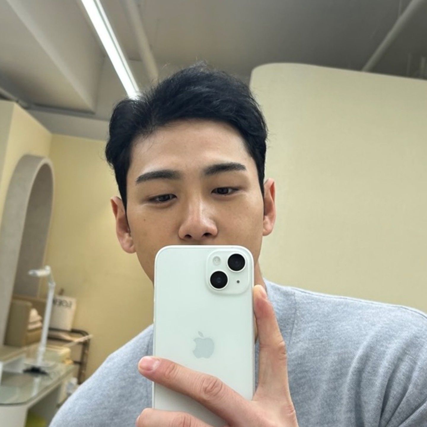 백호의 비하인드 컷