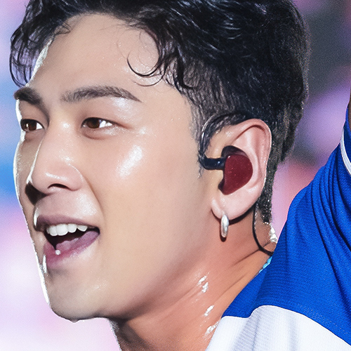 A moment captured by Baekho's fan