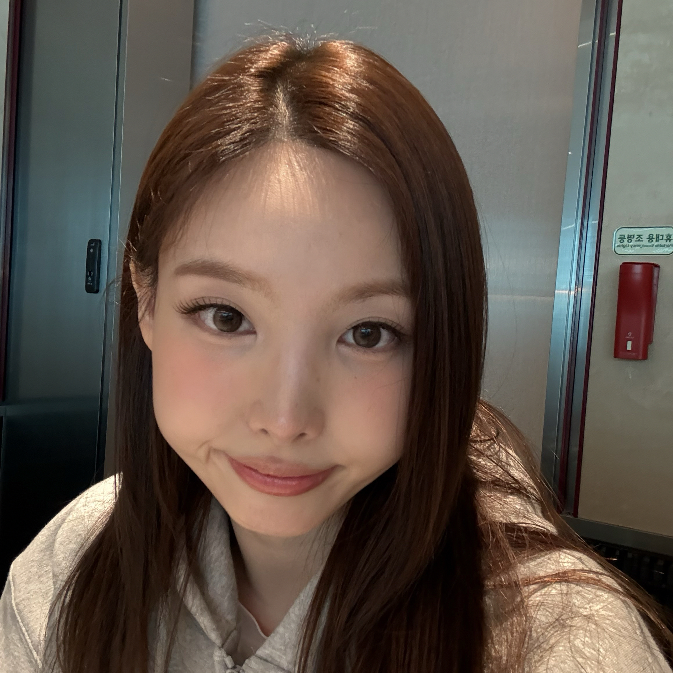 A moment captured by Nayeon (TWICE)'s fan