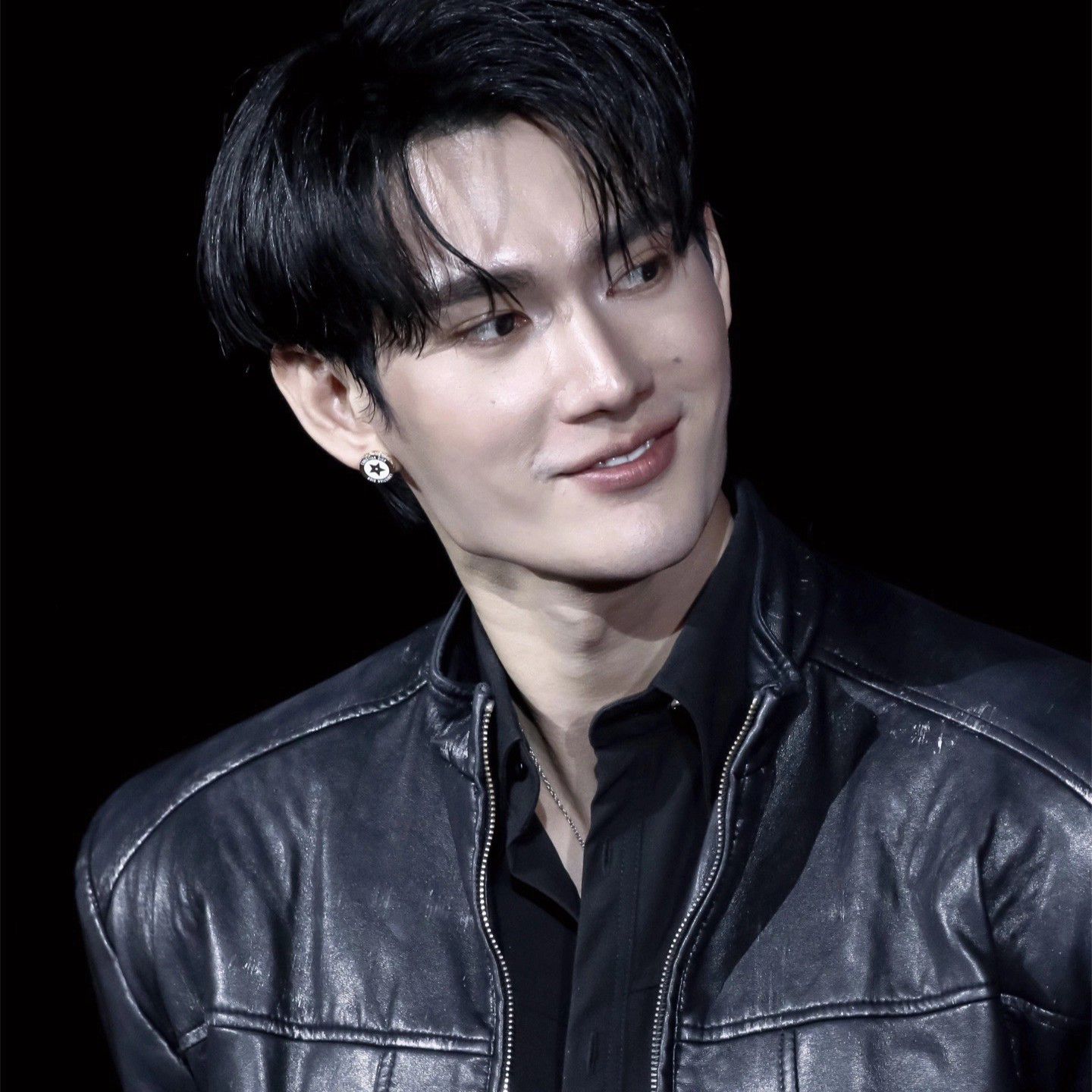 A moment captured by Copper (BUS)'s fan