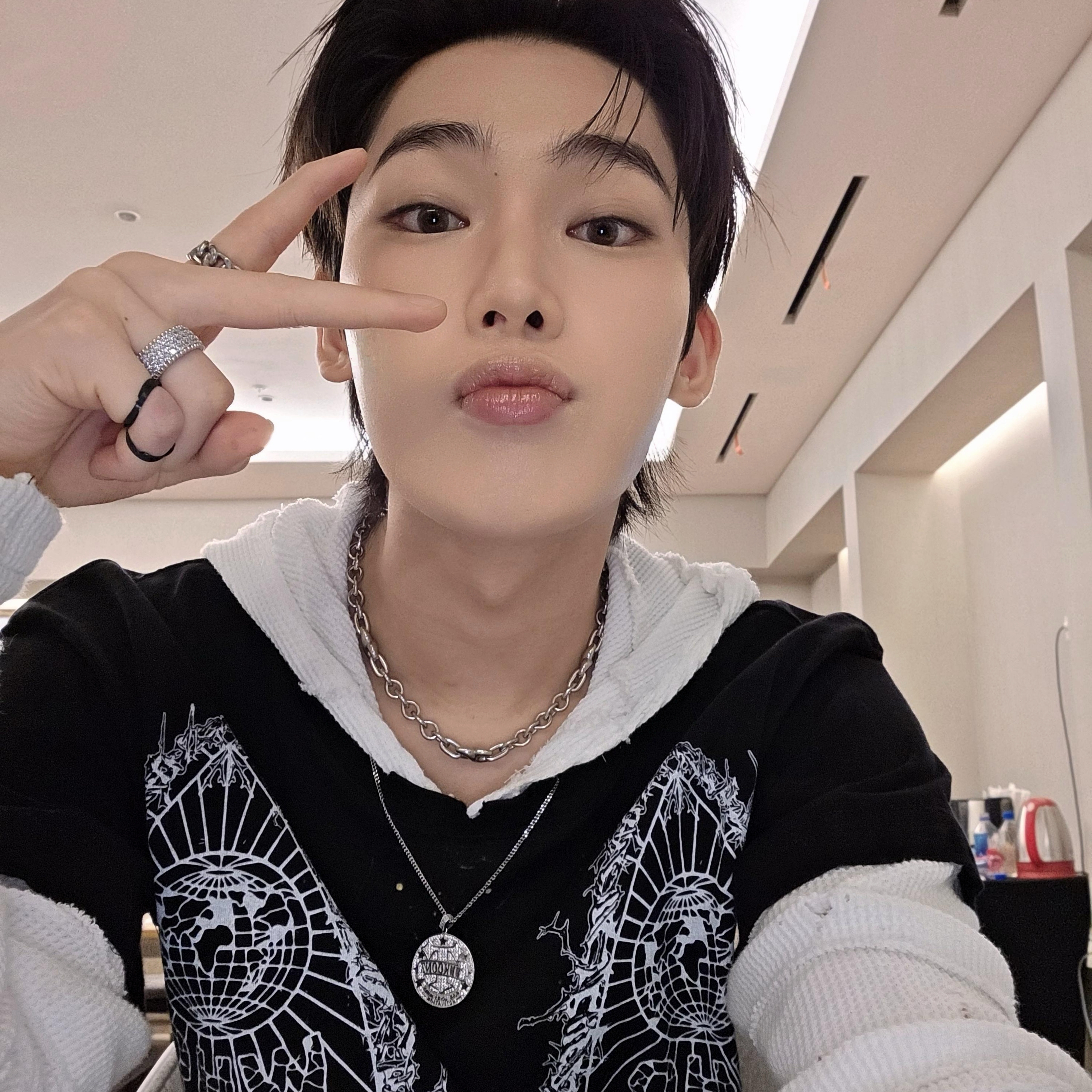 선우 (ENHYPEN) 최근 활동샷