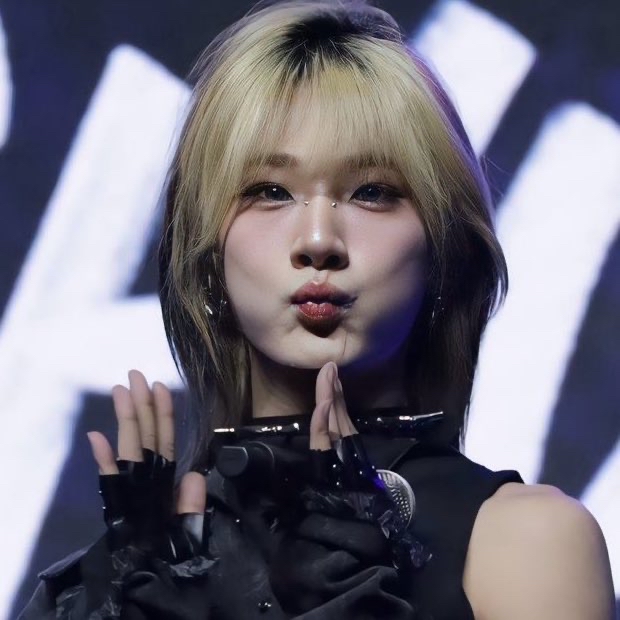 A moment captured by Hu Yetao (NexT1DE)'s fan