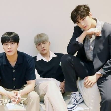 아스트로의 최신 사진