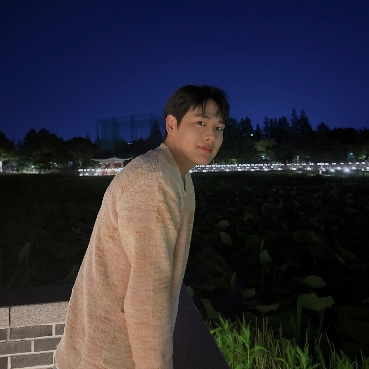 A moment captured by Choi Byungchan's fan