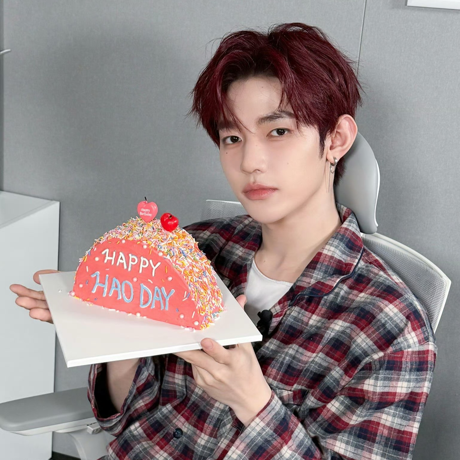 Behind-the-scenes cut of Zhang Hao