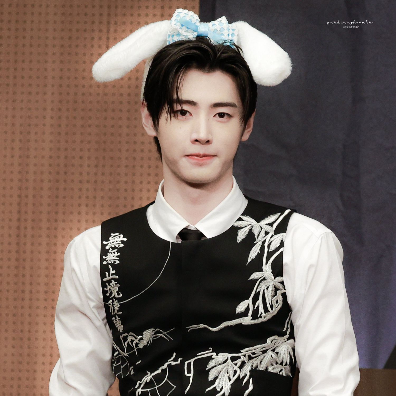 Recent activity shot of Sunghoon (ENHYPEN)