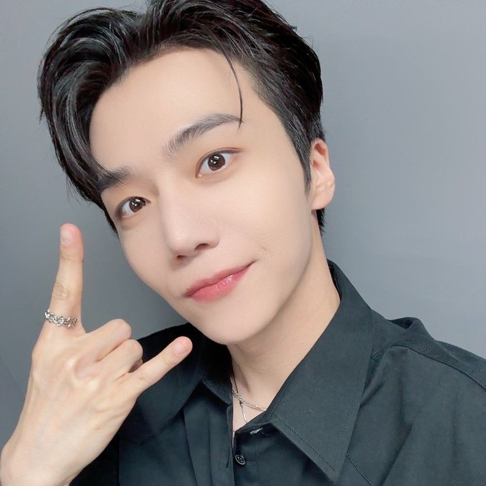 Latest photo of Jinho (PENTAGON)