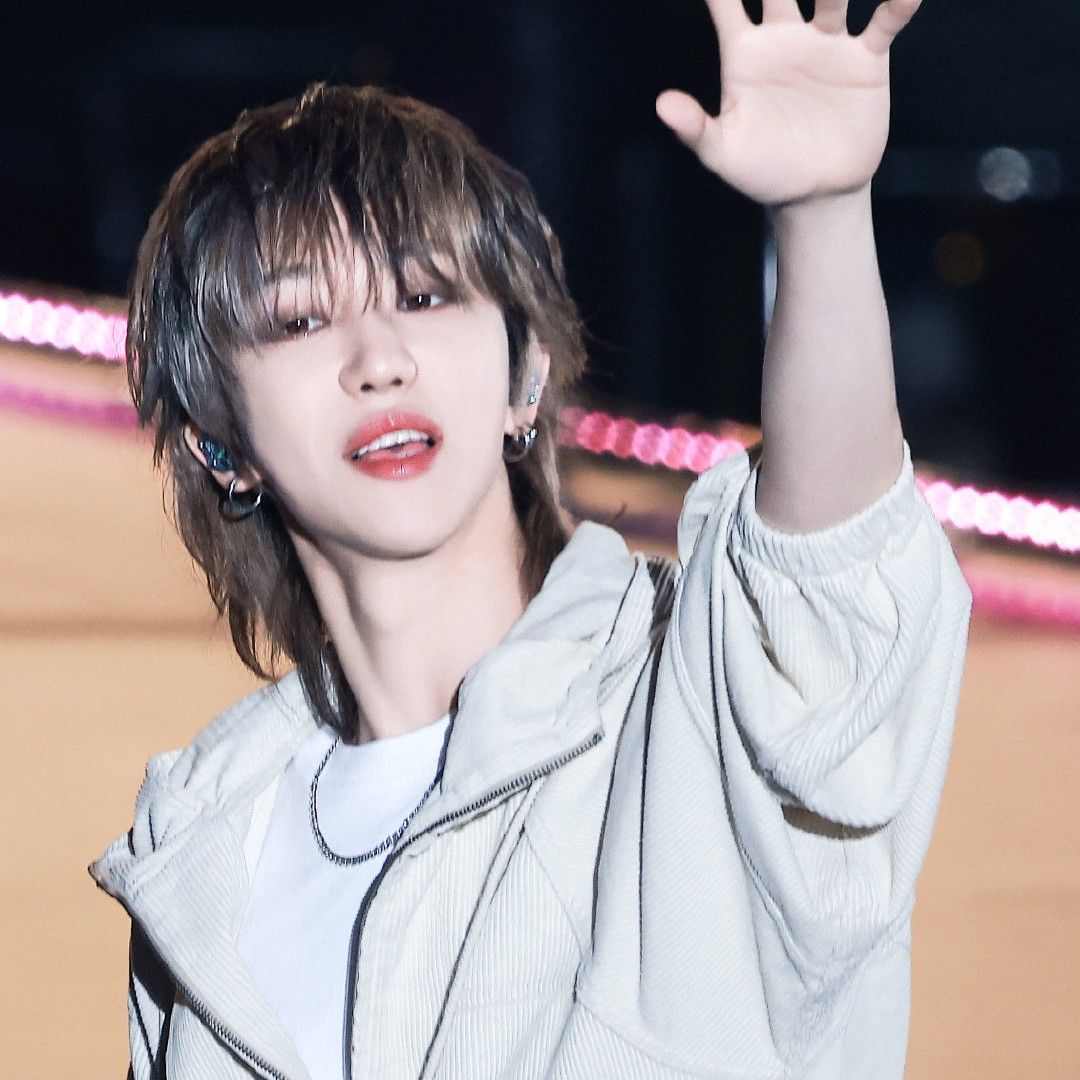 Behind-the-scenes cut of The 8 (SEVENTEEN)