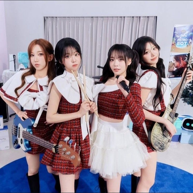 Recent activity shot of QWER