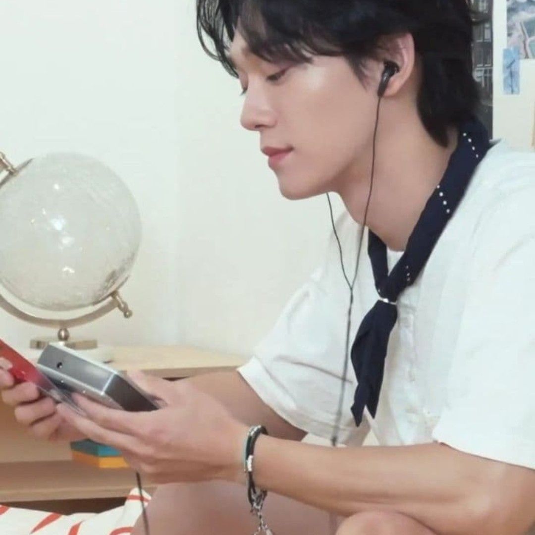 Latest photo of Chen (EXO)