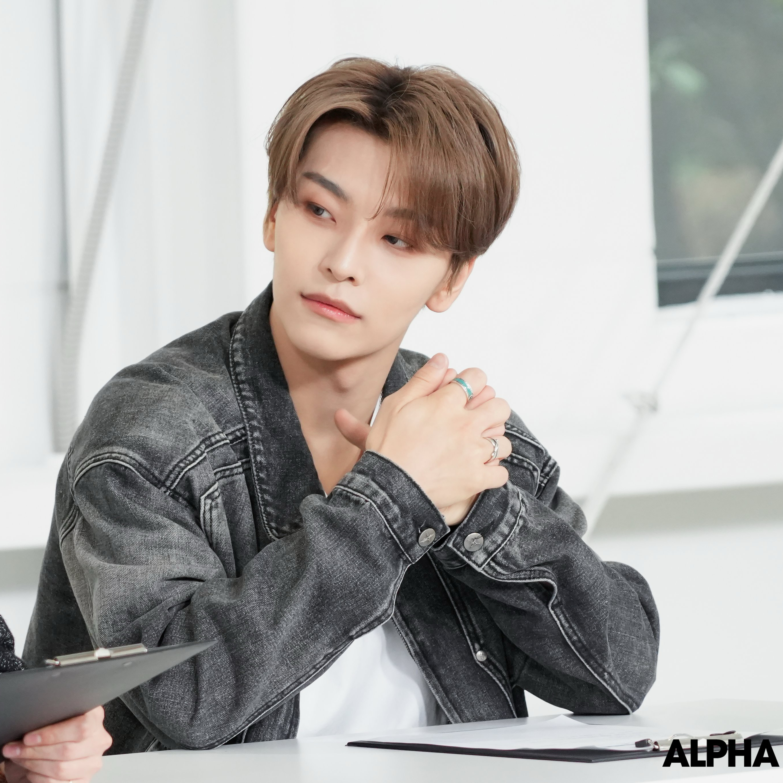 Behind-the-scenes cut of He Xinlong (ALPHA DRIVE ONE)