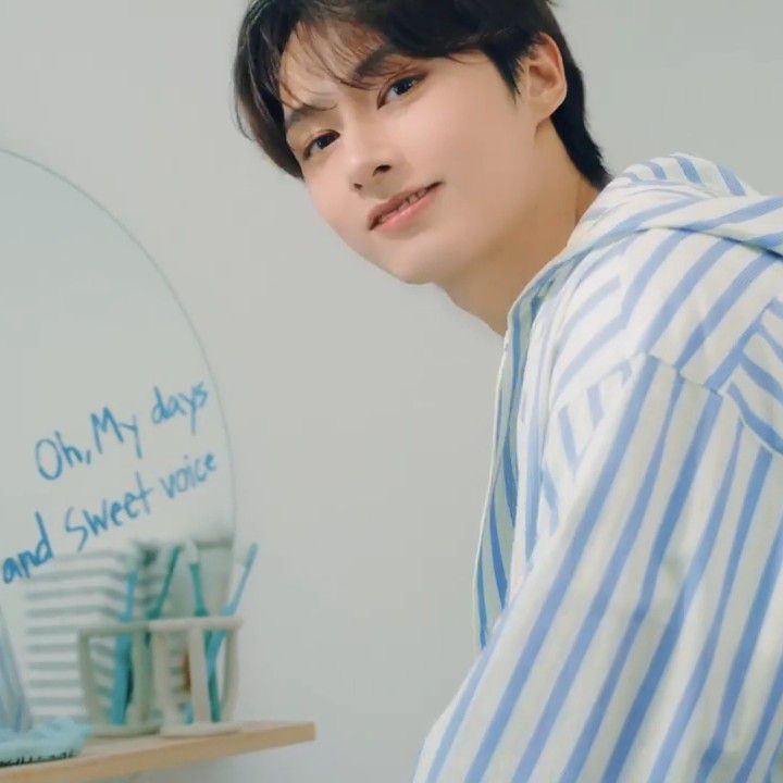 Recent activity shot of Jun (SEVENTEEN)