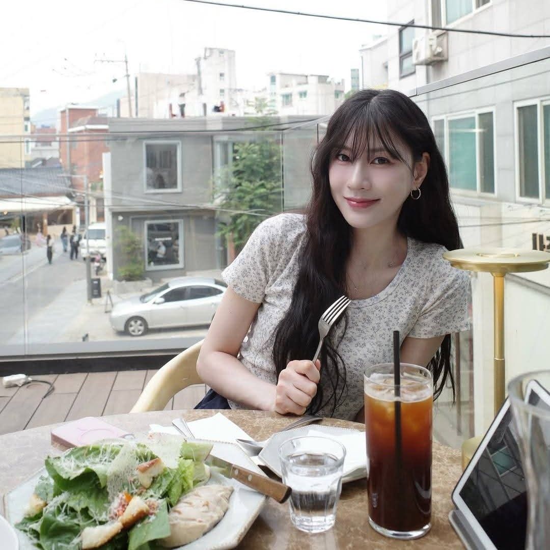 Behind-the-scenes cut of Oh Hayoung (Apink)