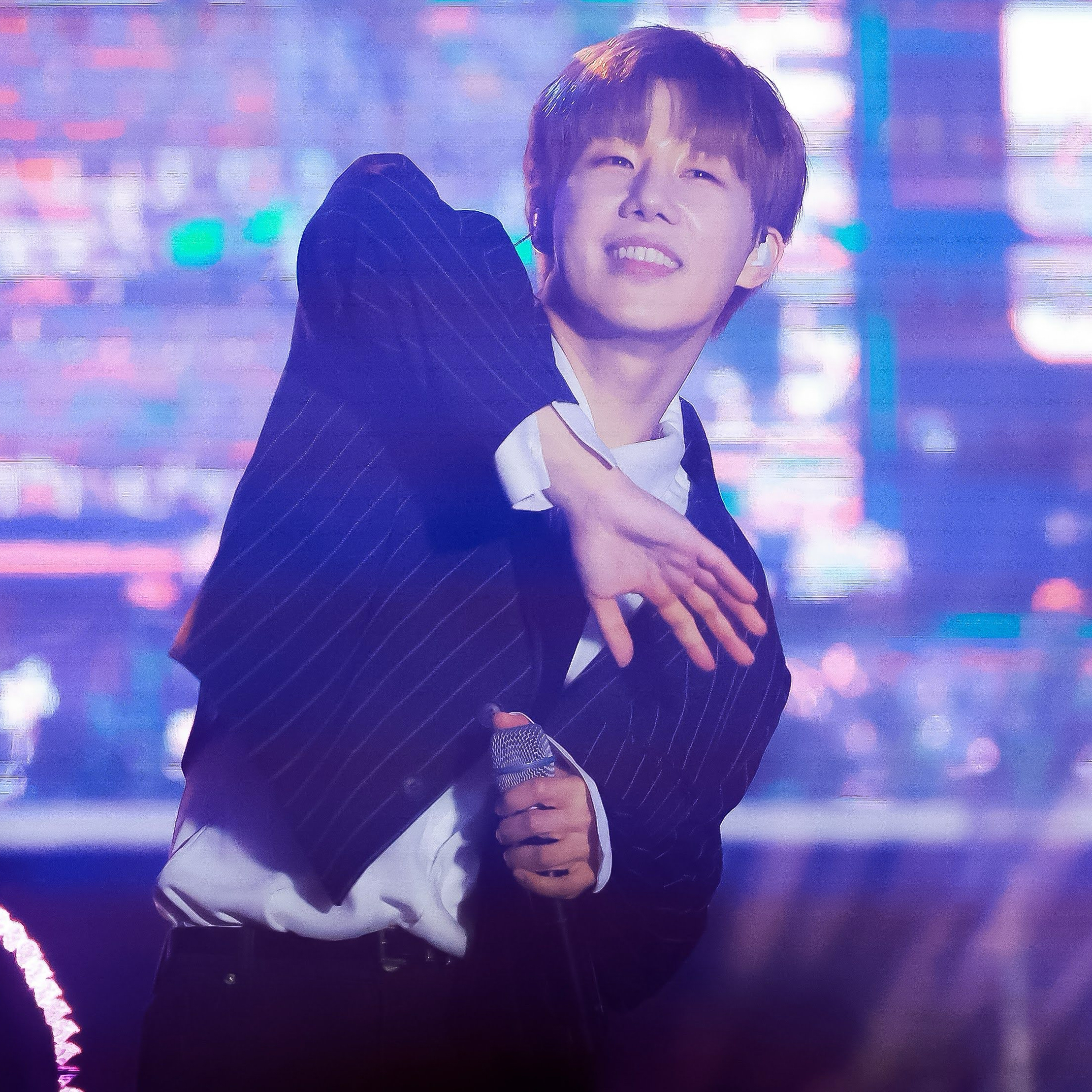 Behind-the-scenes cut of Sungkyu (INFINITE)