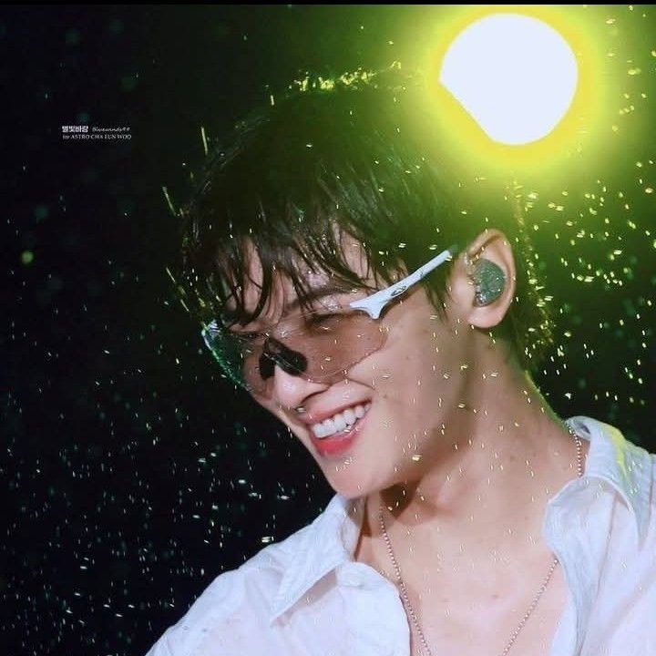 A moment captured by ASTRO's fan