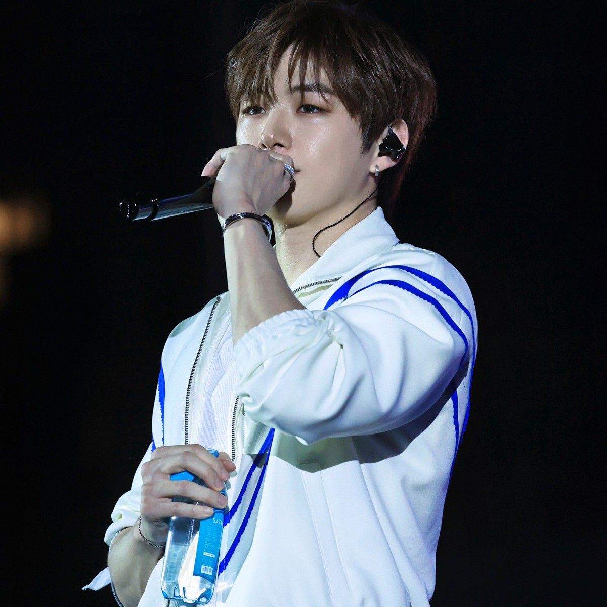 Behind-the-scenes cut of Kang Daniel