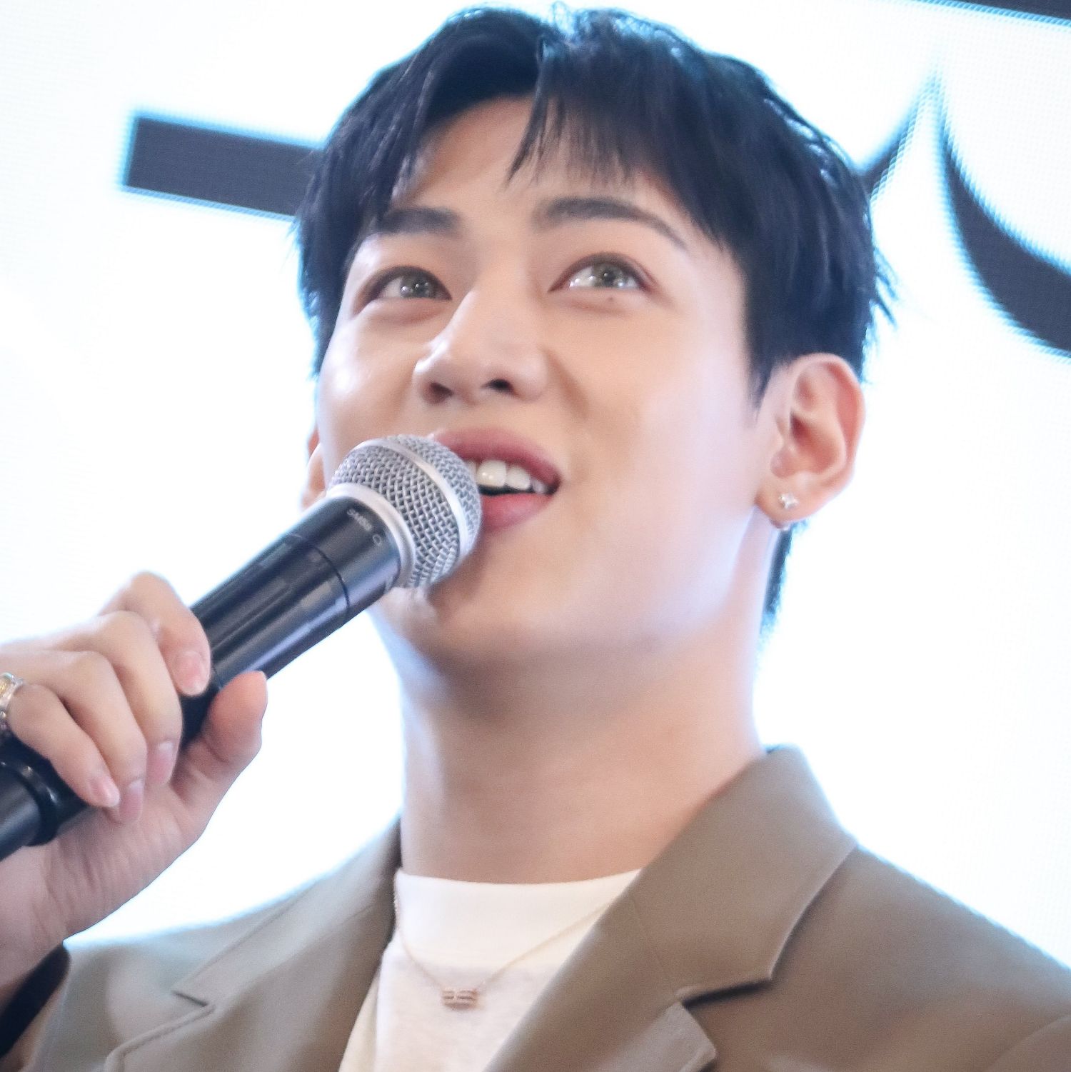 Latest photo of Bambam (GOT7)