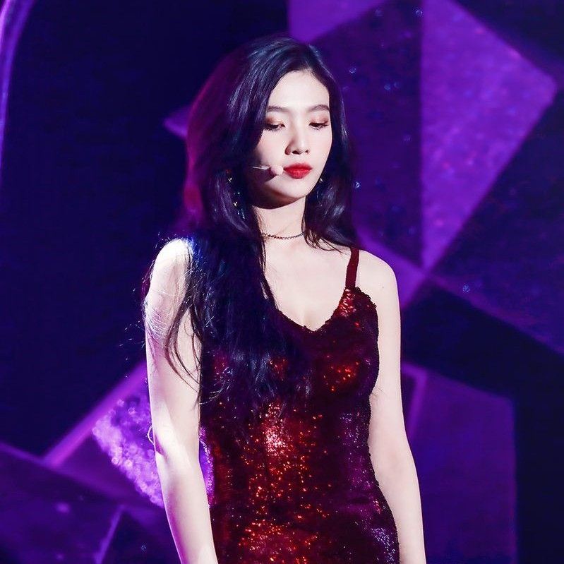 A moment captured by Joy (Red Velvet)'s fan