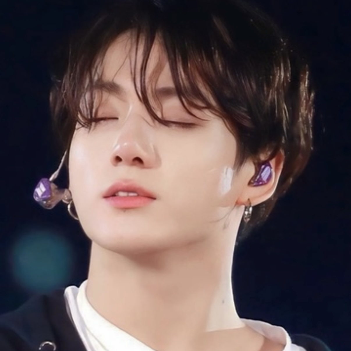 Foto aktivitas terbaru Jungkook (BTS)