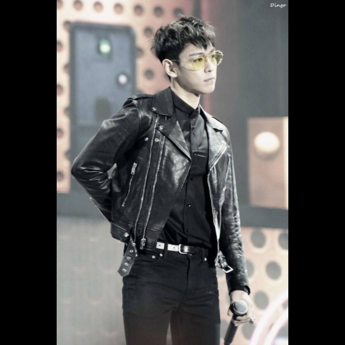 A moment captured by T.O.P's fan