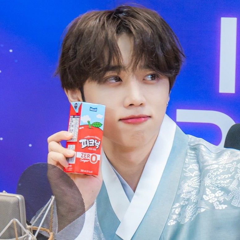 A moment captured by Sunwoo (THE BOYZ)'s fan