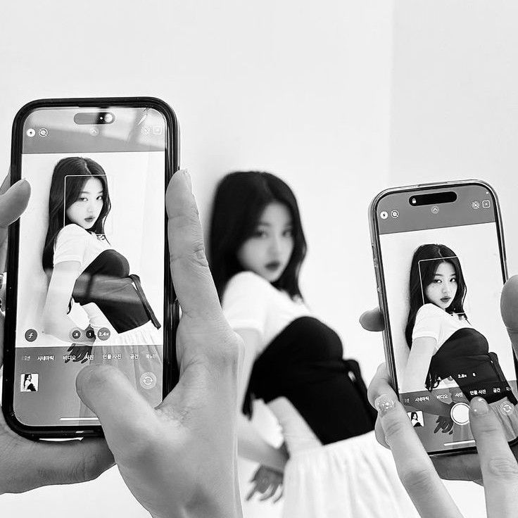 A moment captured by Jang Wonyoung (IVE)'s fan