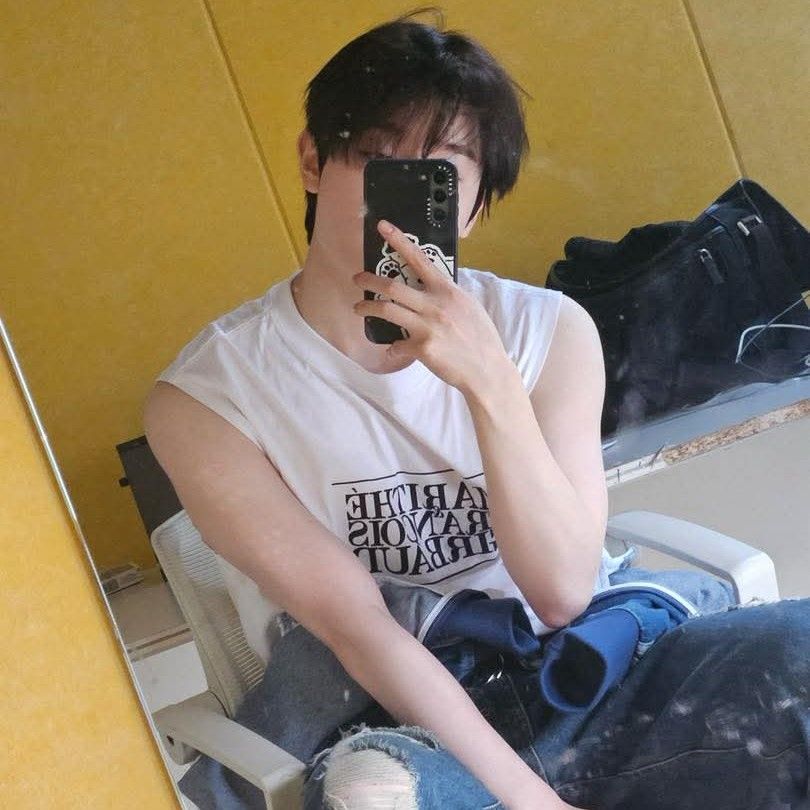 Latest photo of Hyuk (TEMPEST)