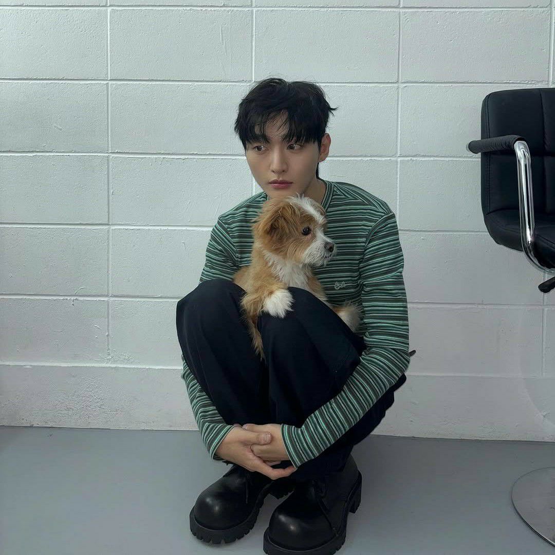 Behind-the-scenes cut of Yoon Jisung
