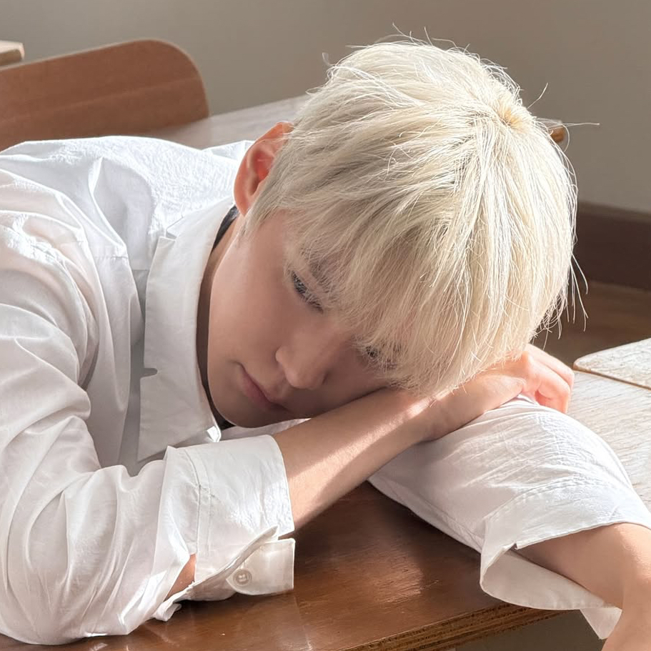 Behind-the-scenes cut of Eunseok (RIIZE)