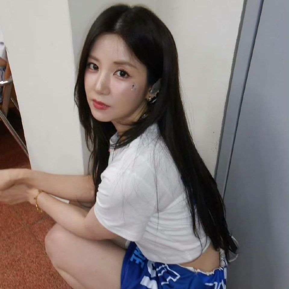 Latest photo of Park Chorong (Apink)