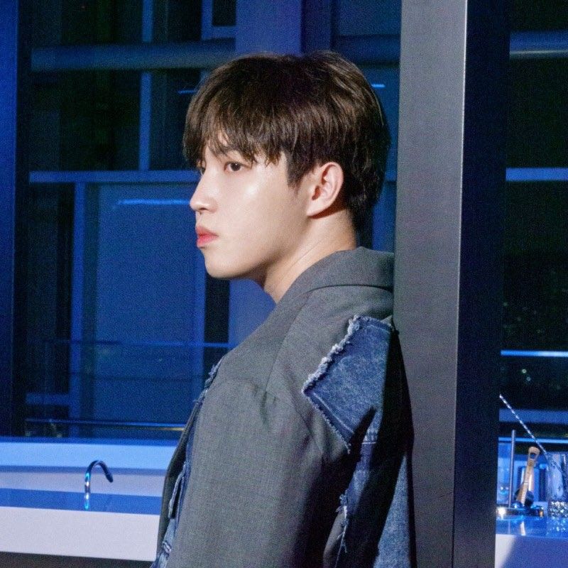 Potret di balik layar Kim Jaehwan