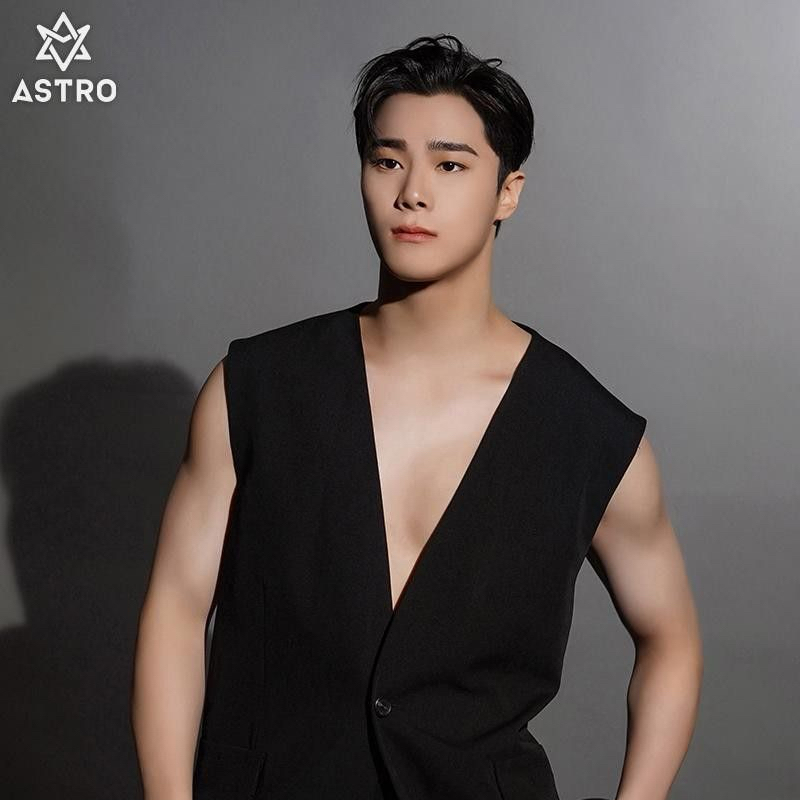 Behind-the-scenes cut of Moonbin (ASTRO)