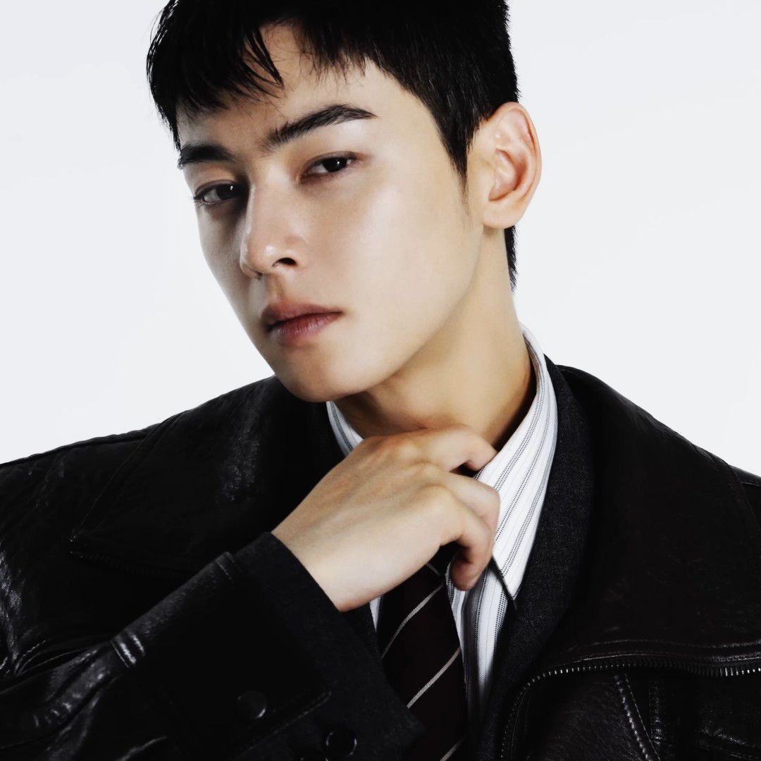 Foto terbaru Eunwoo (ASTRO)
